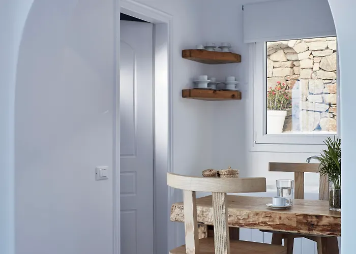 Mykonos Waves House & Aparthotel 4*