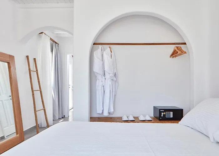 Mykonos Waves House & 4* 오르노스